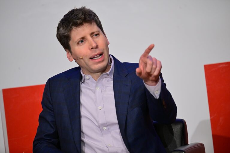 OpenAI y Anthropic crean fondos millonarios con capital privado para expandir la IA empresarial
