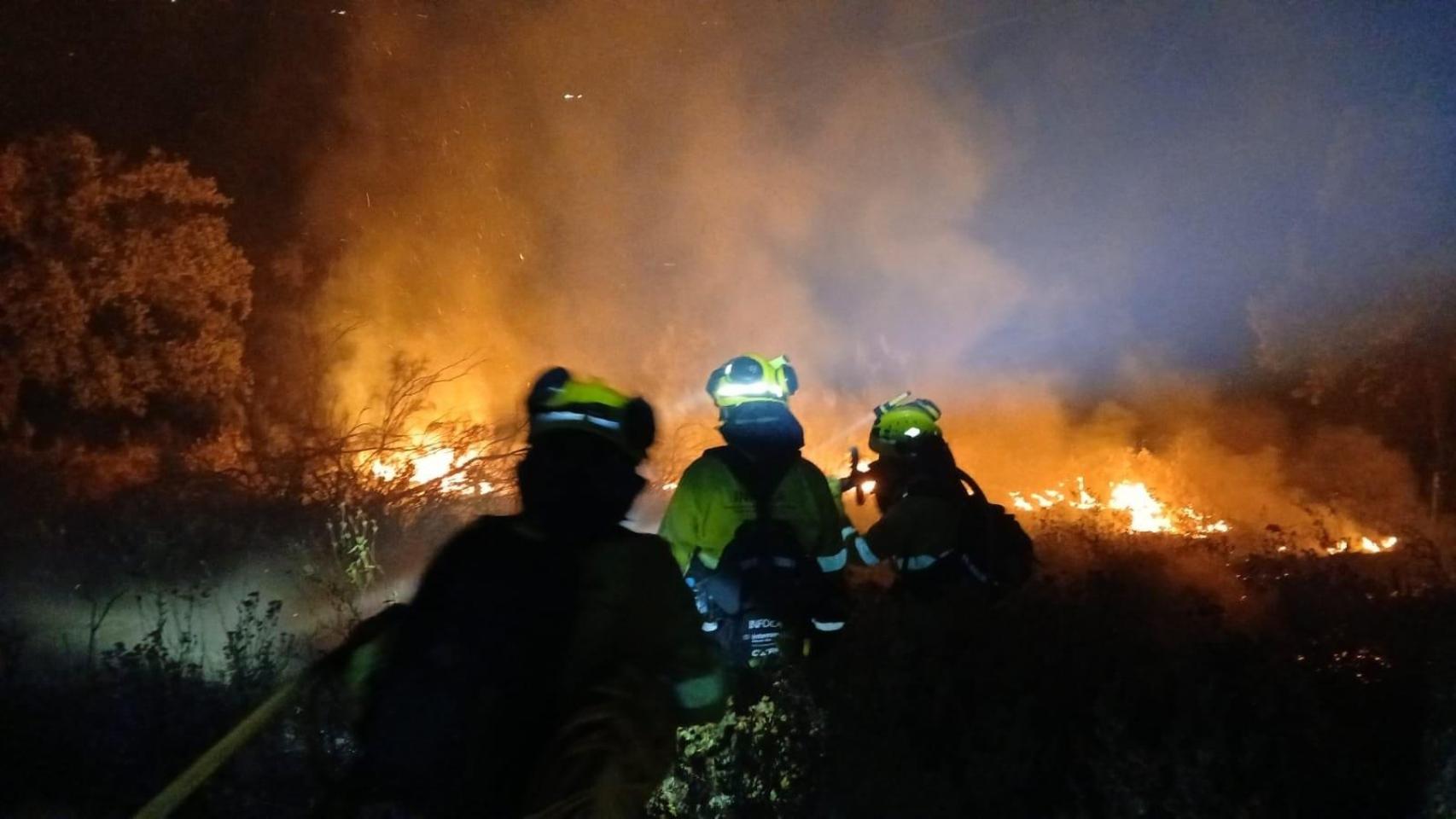 La Junta de Andalucía pacta con los sindicatos un complemento salarial por experiencia para más de 4.000 bomberos del Infoca