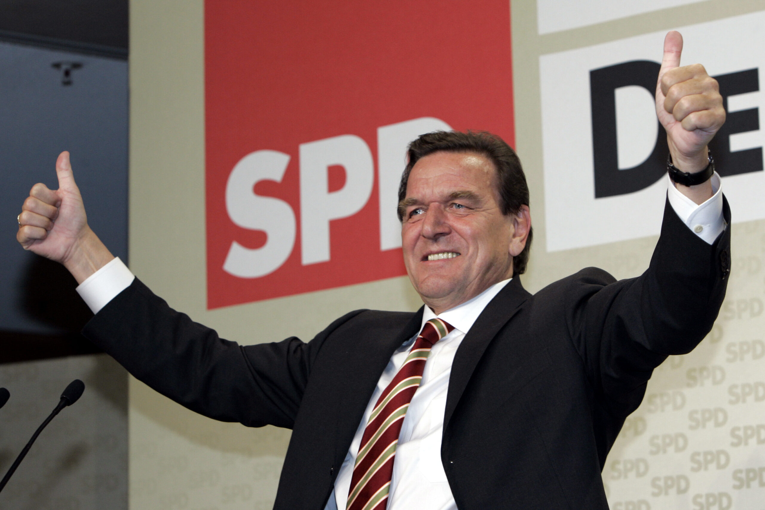 Ucrania y la UE rechazan a Schröder como mediador con Rusia: "No apoyamos en absoluto ese candidato"