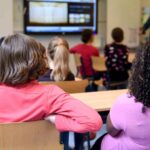 Galicia digitaliza su protocolo contra el absentismo escolar y promete ahorrar 120.000 horas de burocracia