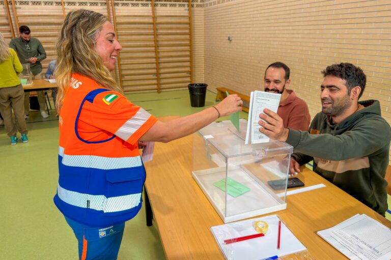 La participación en las elecciones andaluzas sube ocho puntos y medio respecto a los comicios de 2022