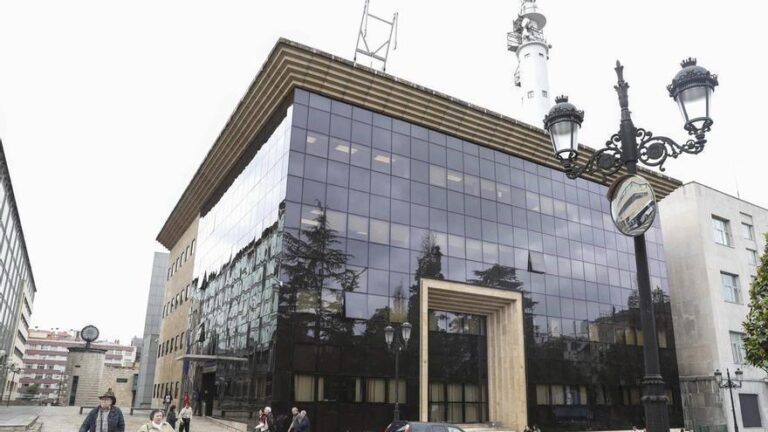 La familia biológica de la niña desaparecida en Oviedo denuncia engaños en el proceso de adopción