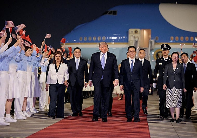 Trump llega a Pekín debilitado: entre la guerra de Irán, los aranceles bloqueados y la presión electoral