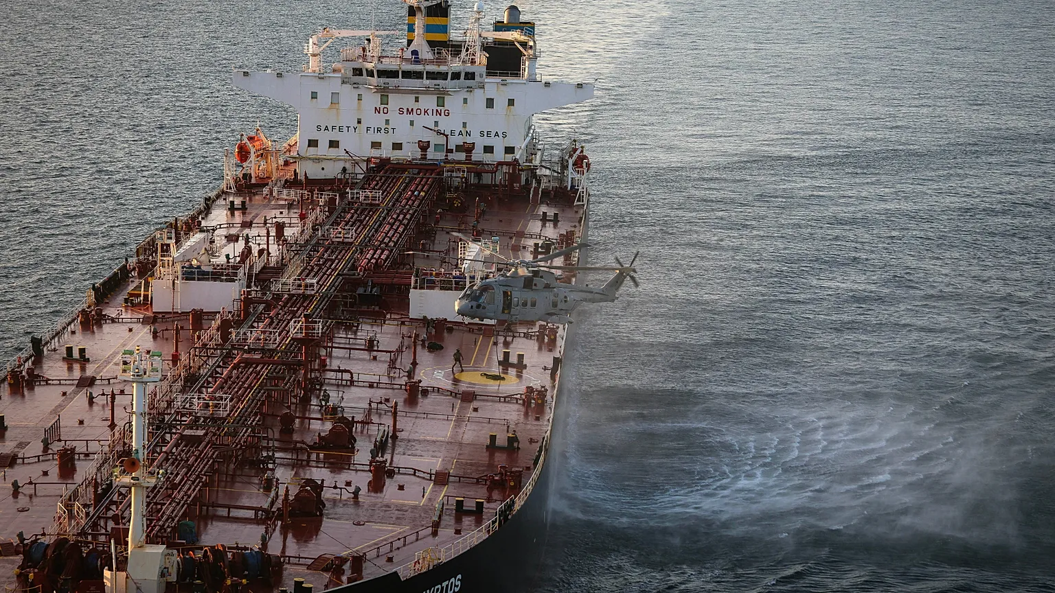 Un buque de guerra ruso dispara advertencias a un velero británico en el Canal de la Mancha
