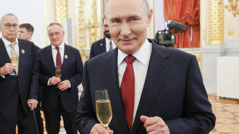 Putin llama a Trump por su 80 cumpleaños en una conversación de 55 minutos que abordó la actualidad internacional