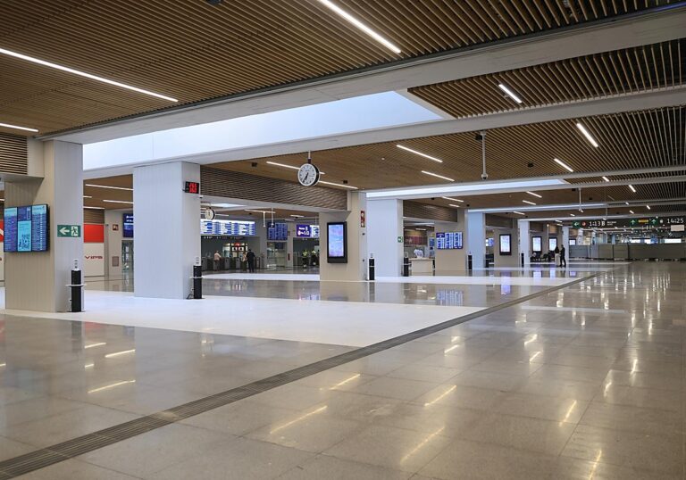 Chamartín reabre su vestíbulo principal tras cuatro años de obras y una inversión de 560 millones de euros