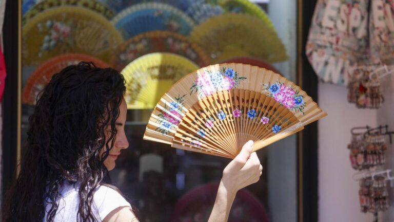 España afronta su tercera ola de calor del verano: hasta 44 grados y avisos en once comunidades