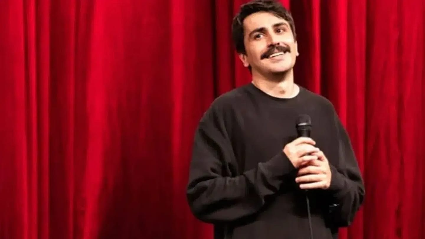 Turquía detiene a un comediante por satirizar el islam y a Erdogan: el caso Göktaş y la erosión de la libertad de expresión