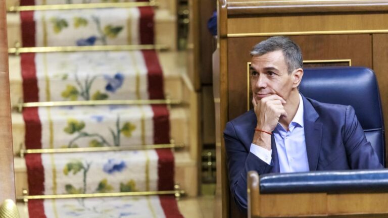 La deriva presidencialista del Gobierno pone en jaque la monarquía parlamentaria española