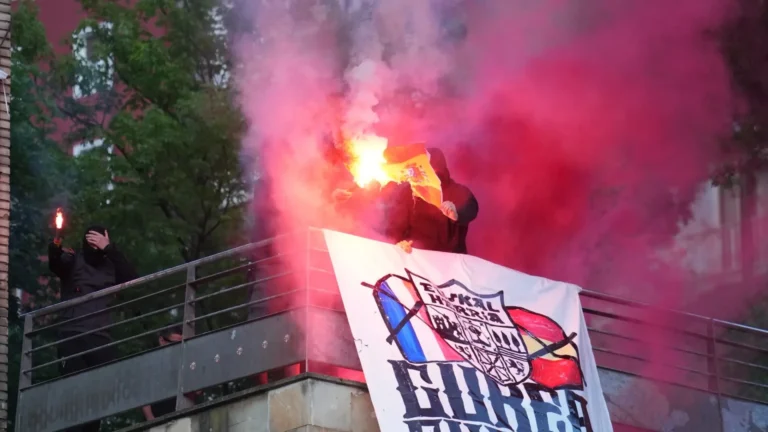 Violencia identitaria en el País Vasco durante la final del Mundial: agresiones, sabotajes y quema de banderas