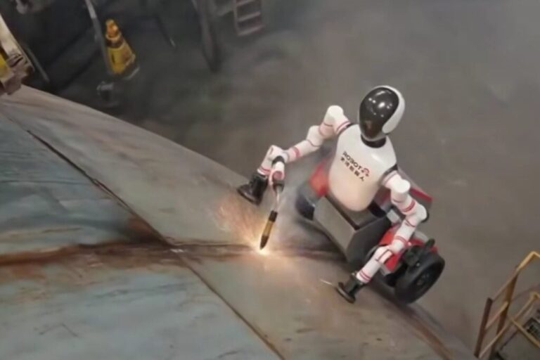 Robots que escalan paredes: China automatiza los trabajos más peligrosos en altura