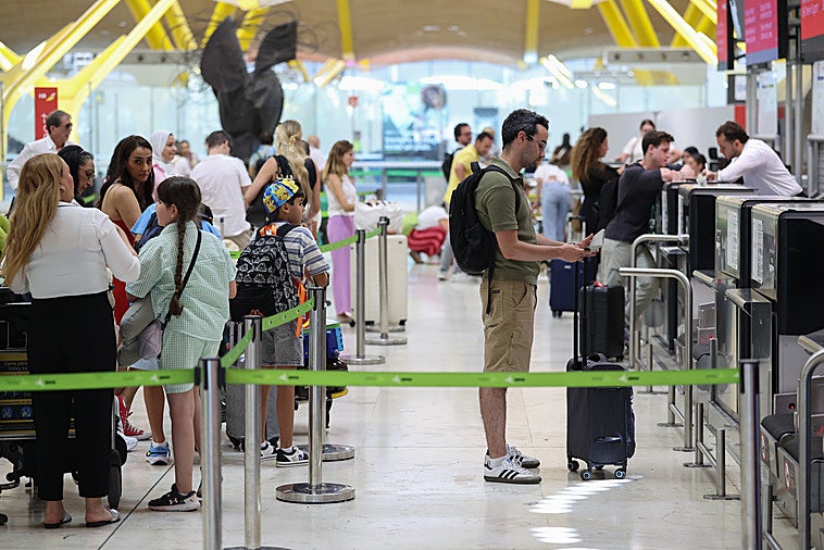 La UE endurece la protección del viajero: nueva directiva sobre paquetes turísticos con plazos vinculantes y más derechos
