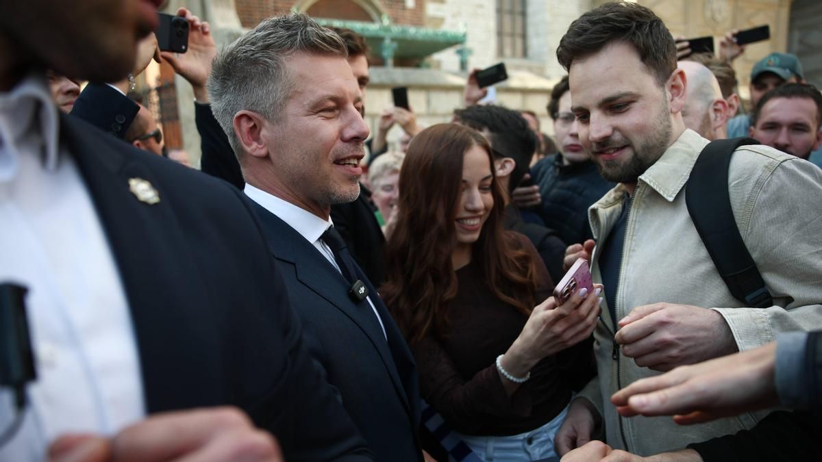 Hungría cierra los informativos de su televisión pública con una disculpa histórica: el fin de 16 años de propaganda orbánista