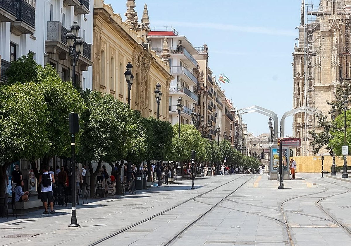 Tres muertos por calor en Sevilla en una semana: los límites de un protocolo ante una emergencia que ya no es excepcional