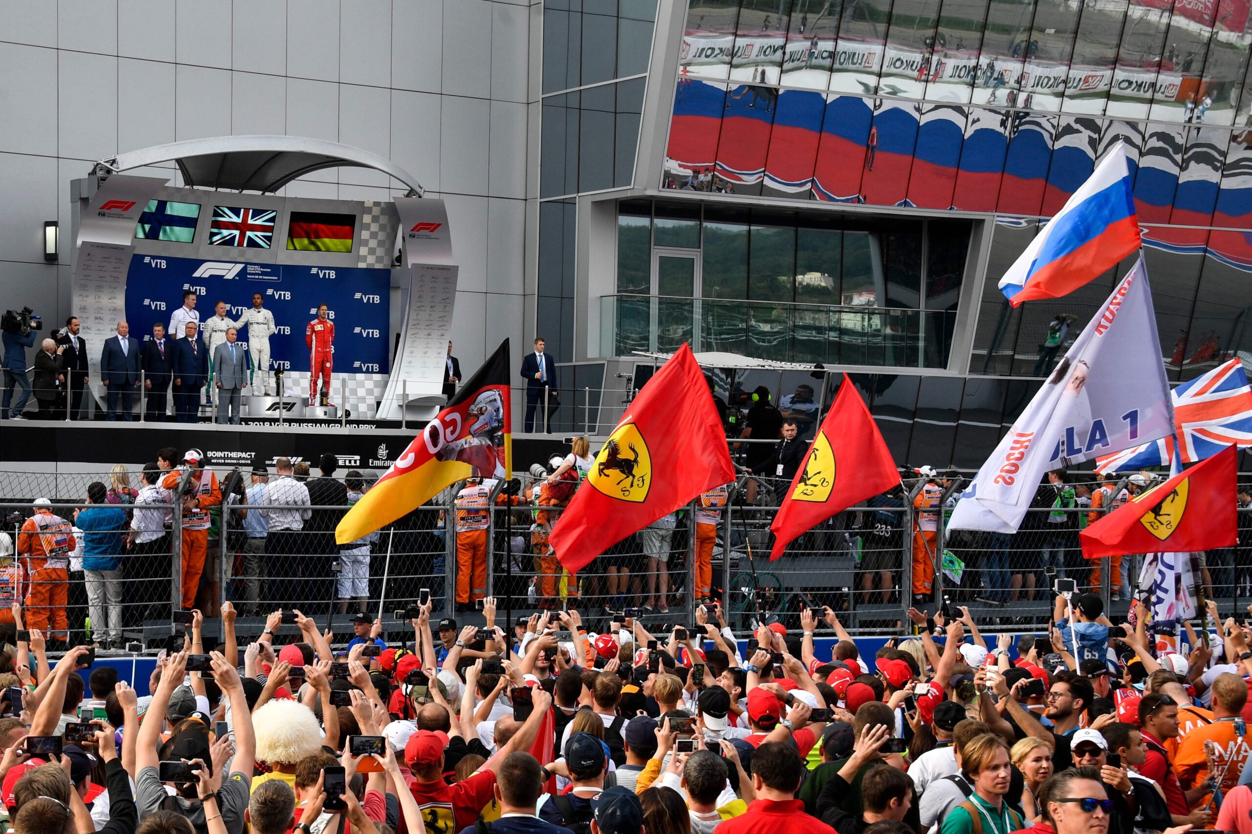 La FIA levanta las restricciones a pilotos rusos y bielorrusos: podrán competir bajo su bandera nacional