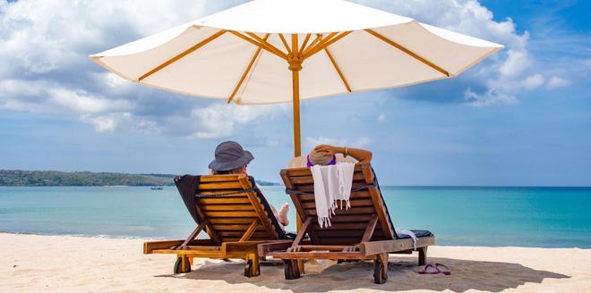 La ciencia desmiente el mes de vacaciones seguido: el descanso fragmentado es más eficaz