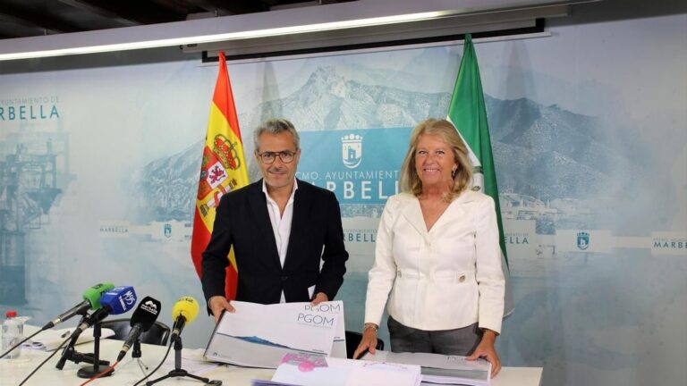 Marbella aprueba su nuevo plan urbanístico: más suelo edificable y una solución incierta para 18.000 viviendas ilegales