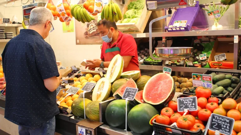 La cesta de la compra bajo presión: fresas, cítricos, huevos y pescado encabezan las subidas de precio del último año
