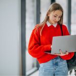 Microsoft establece límites al uso de la IA en las escuelas: qué datos de los alumnos quedan protegidos