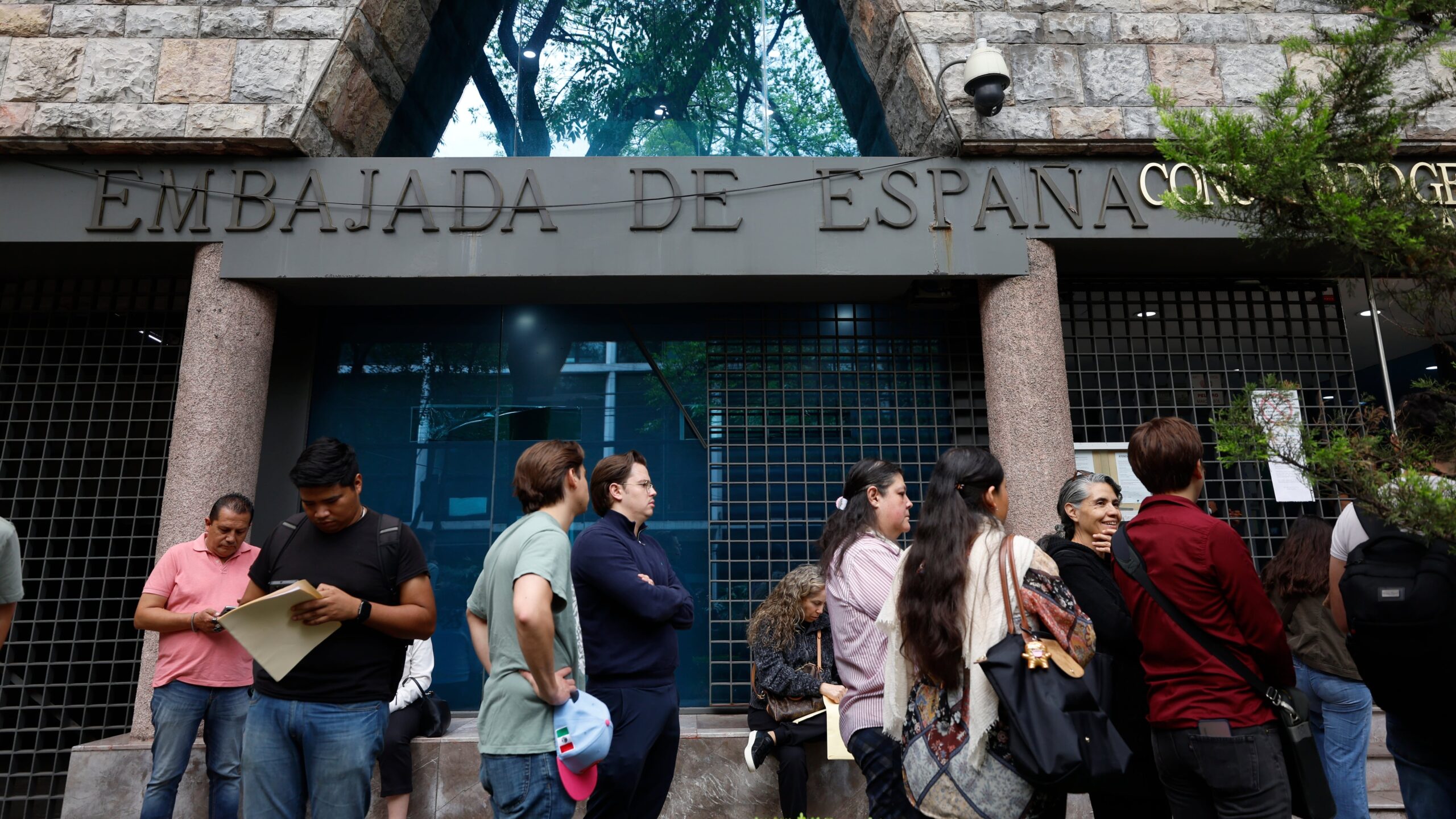El Supremo abre un plazo de 48 horas para decidir el futuro del voto suspendido de los nietos del exilio ante el adelanto electoral