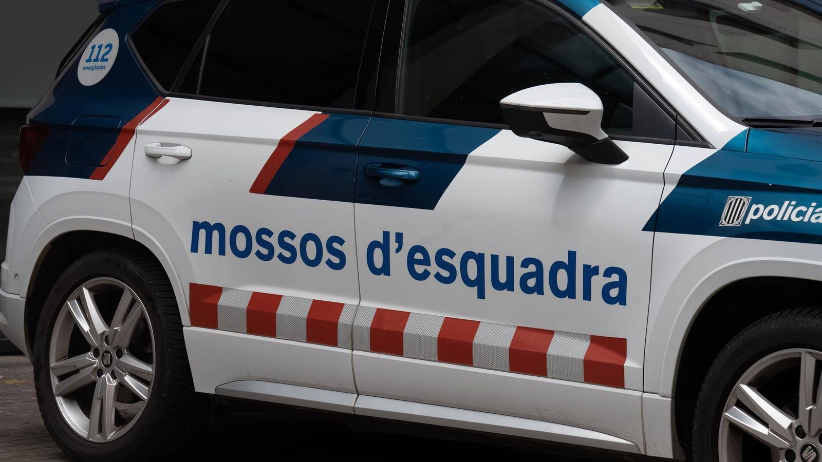 La Audiencia de Barcelona absuelve al portero acusado de homofobia y condena a seis meses al cliente que le insultó con epítetos racistas