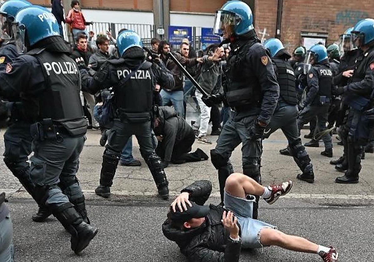 Italia detiene al presunto organizador de las protestas violentas mientras la tensión regresa a sus calles