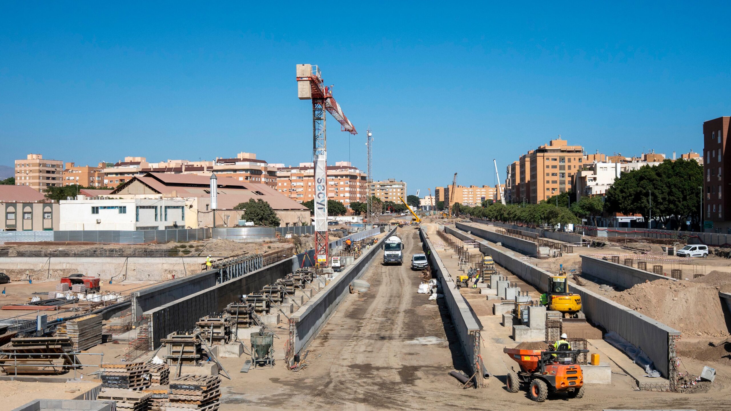 Almería reescribe su mapa urbano: zonas verdes y equipamientos donde antes estaban las vías del tren